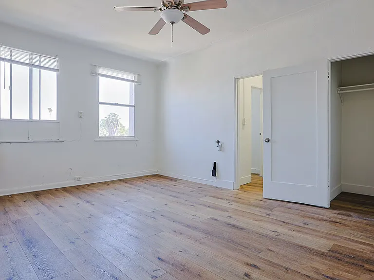 103 S Edgemont St — Photo 8
