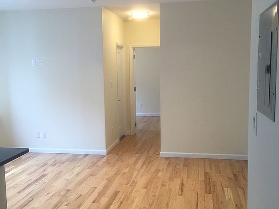 4th image of 2906 21st Ave #4F