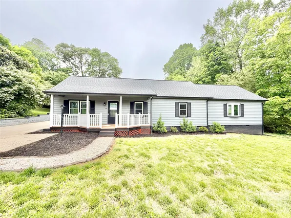 1586 Kenlane Dr, Hickory, NC 28601