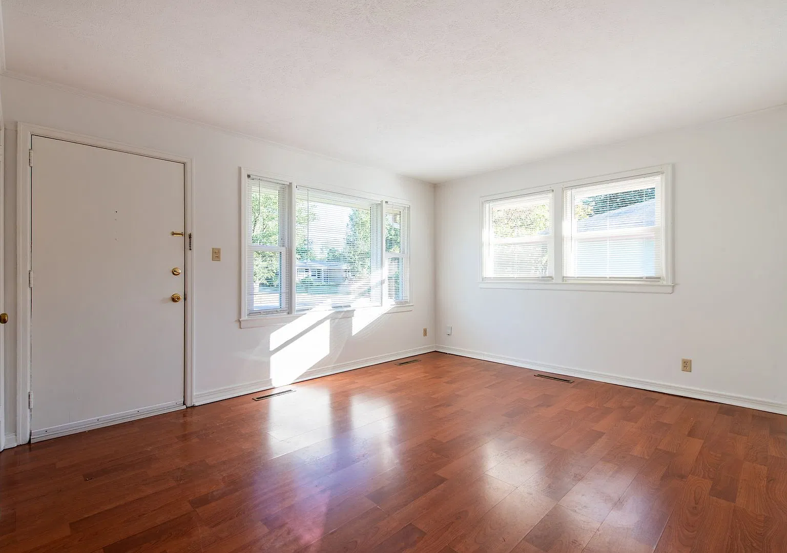Updated 2-Bedroom Home | New Kitchen| Move-In Ready! — Photo 3