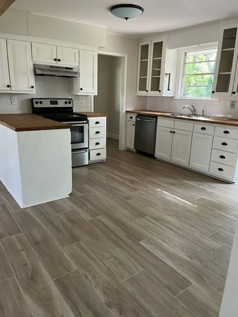Renovated 3Br/2Bath Home in Magnolia Woods — Photo 4