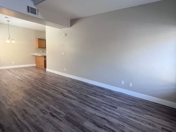 4th image of 495 Baby Eagle St