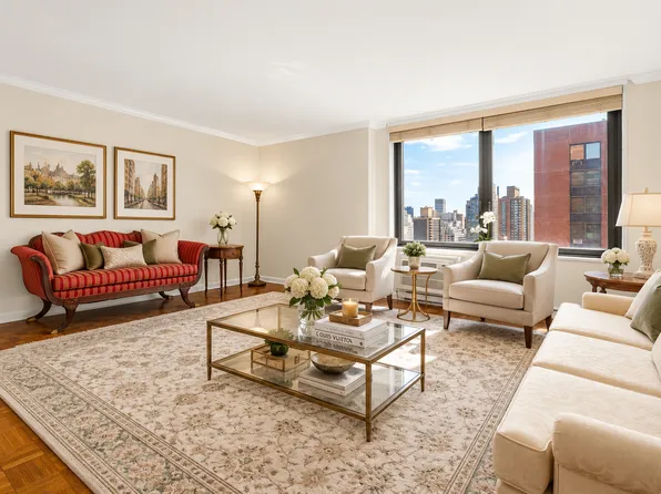 1641 Third Avenue image 1 of 13