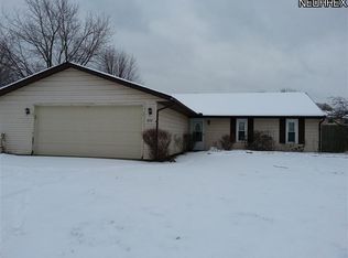 633 Carol Ln, Elyria, OH 44035