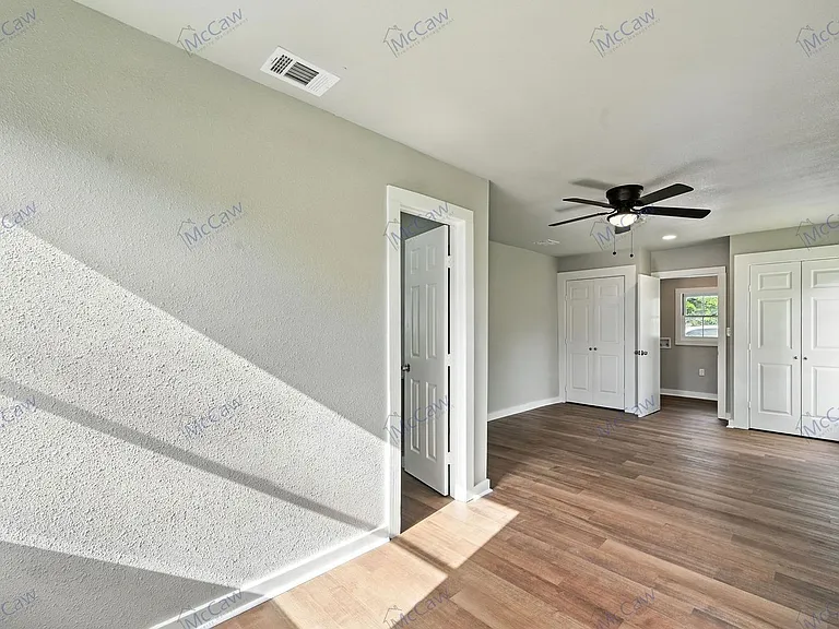 4929 Willie St — Photo 10