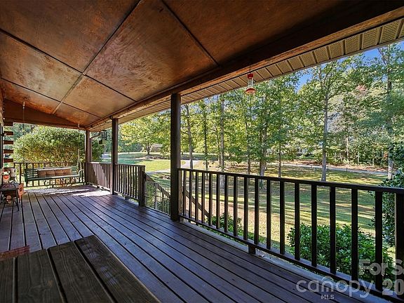 5th image of 306 Chickasaw Trl