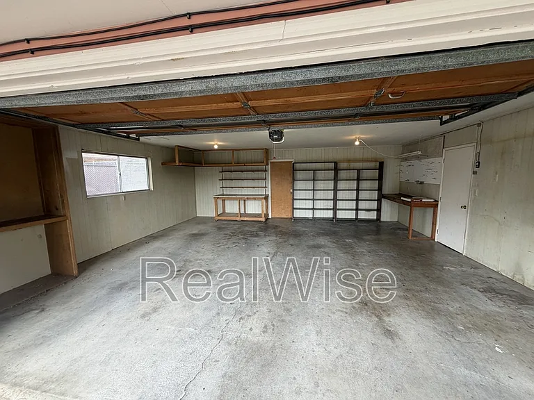 710 NW Midland Ave — Photo 50