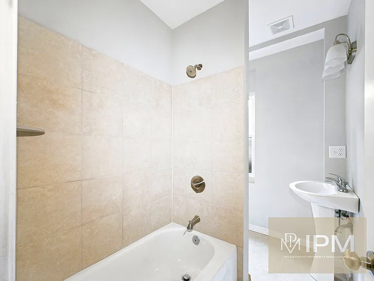 341 S 6th St — Photo 15