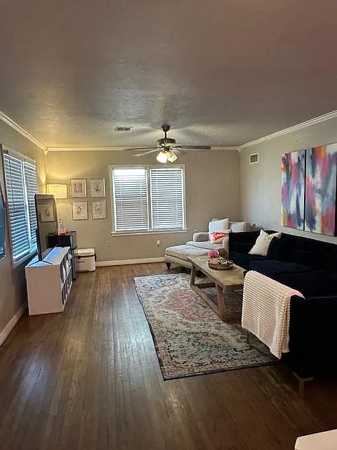 5 bed, 1864 sqft, $3,250 — Photo 2