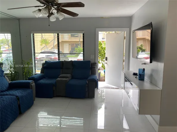 2570 W 67th Pl APT 12-2, Hialeah, FL 33016