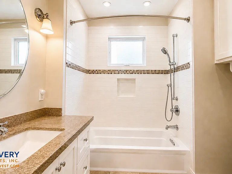 4517 Pleasant Valley Ct N — Photo 22