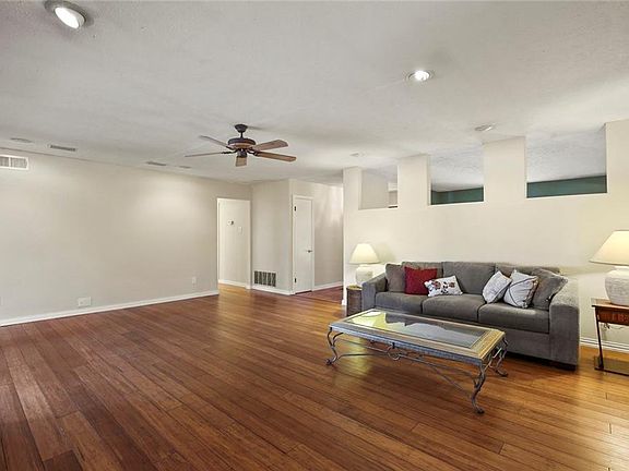 3rd image of 7939 Woodstone Ln