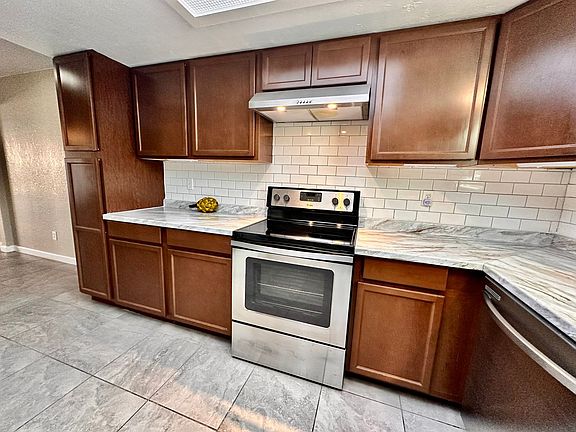 4th image of 8141 NW 23rd St