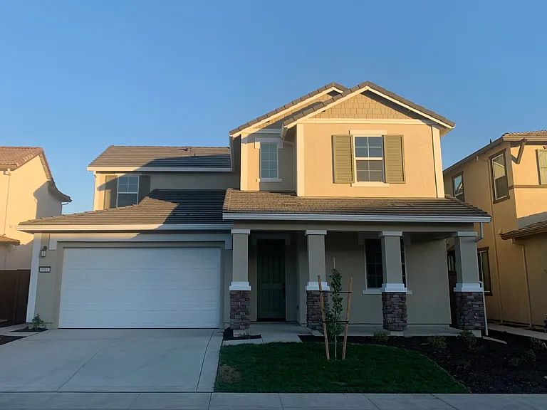 5081 Marshmallow Dr — Photo 1