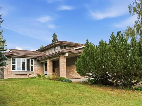 11 SE Edgemont Rise NW, Calgary, AB T3A 2K9