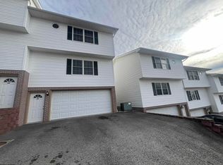 1002 Carmell Ct, Morgantown, WV 26505