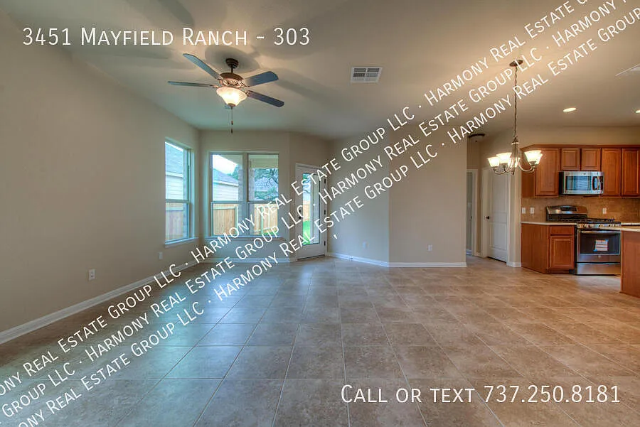 Large 4 bedroom in Gated Community — Photo 4