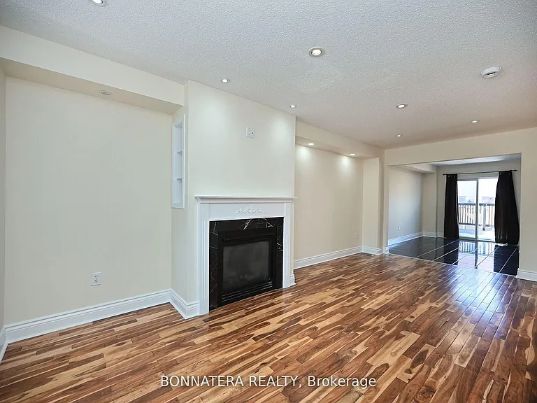 409 Hobbs Cres — Photo 5