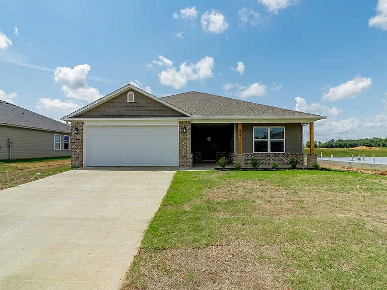 1721 Forest Dr — Photo 2