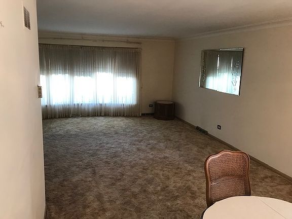 5th image of 9721 S Kolmar Ave