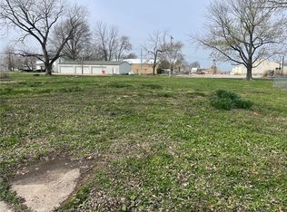 217 N Vine St, Stewardson, IL
