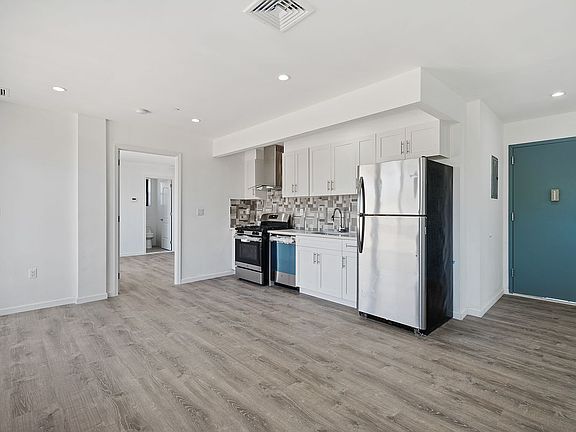 4th image of 21410 15th Ave APT 4B