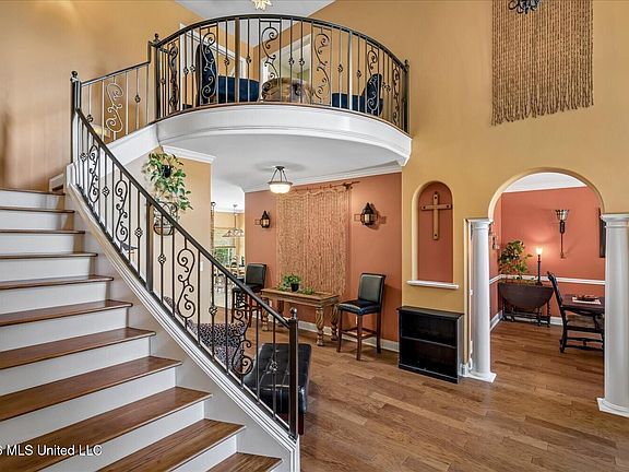 3rd image of 7211 Lauren Ln
