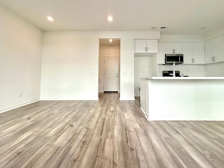 3741 S Allston Paseo #2 — Photo 3