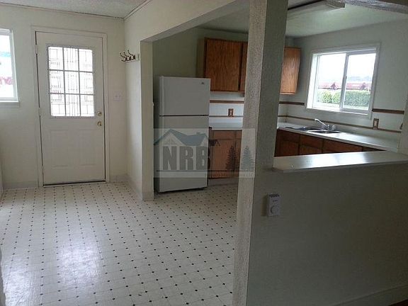 4th image of 1512 A St SE
