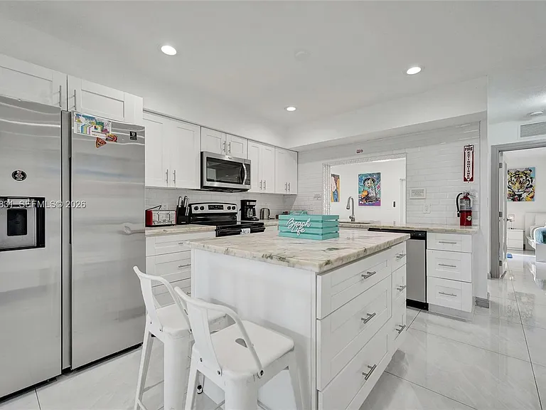 218 SE 4th St — Photo 11
