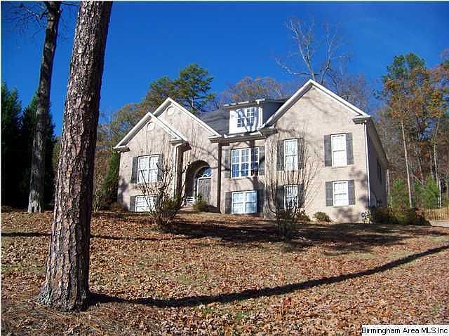 1st image of 220 Woodbury Dr