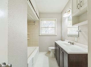 217 N Beauregard St, Alvin, TX 77511