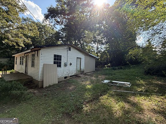 2nd image of 191 Merritt Cir