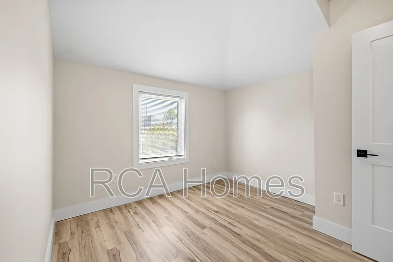 2 bed, 2.0 bath, 600 sqft, $1,590 — Photo 3