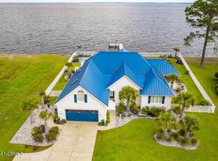 6044 Dolphin Rd, Oriental, NC 28571