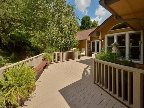 2nd image of 210 Wren Way
