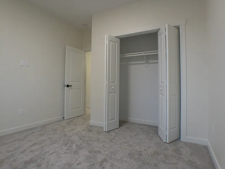 528 S 7th St — Photo 29