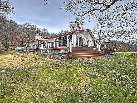 3rd image of 332 Lakemont Dr