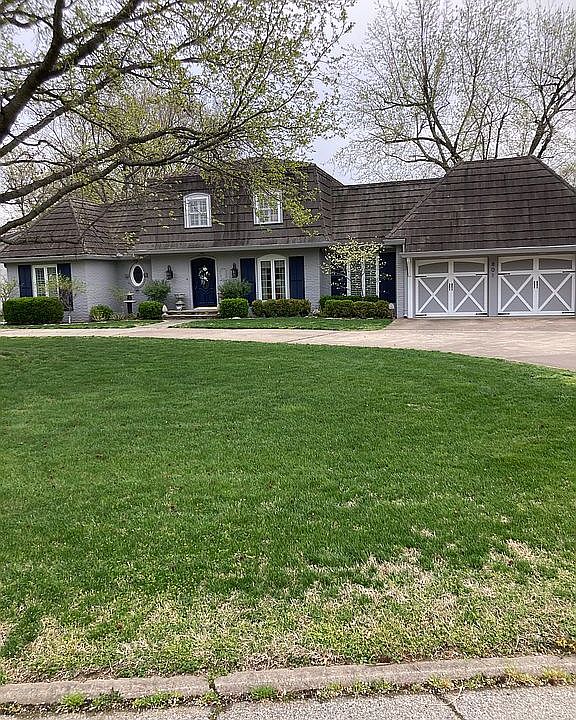 1st image of 801 Elmwood Ln