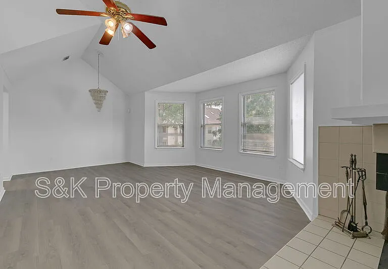 517 Mary Robert Ln #1 — Photo 6