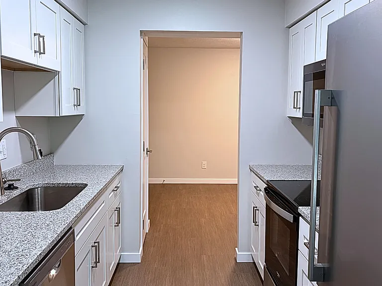3201 Erie Ave #5 — Photo 4