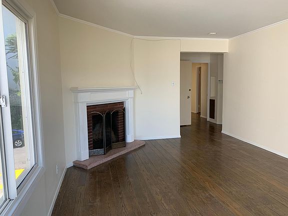 4th image of 197 Graystone Ter