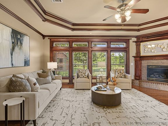 4th image of 612 S Tallchief Ct