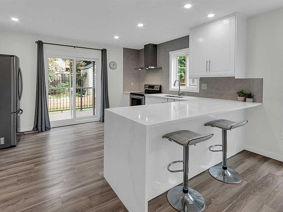 4th image of 203 E Edgepark Blvd NW