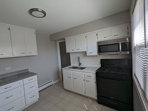 2nd image of 420 S Lake St APT A