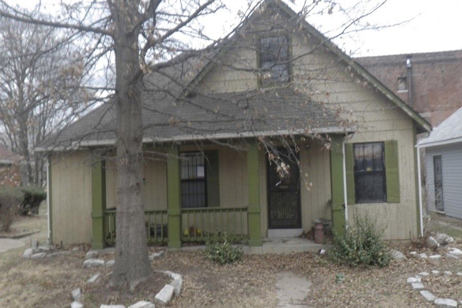 1st image of 4327 E Fairfax Ct