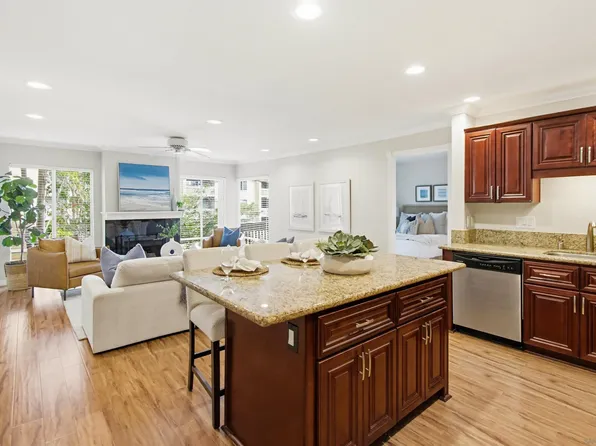 1775 Diamond St Unit 220, San Diego, CA 92109