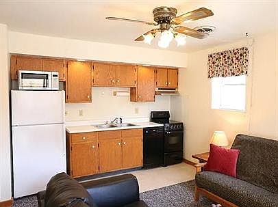3rd image of 707 W Elm St #3