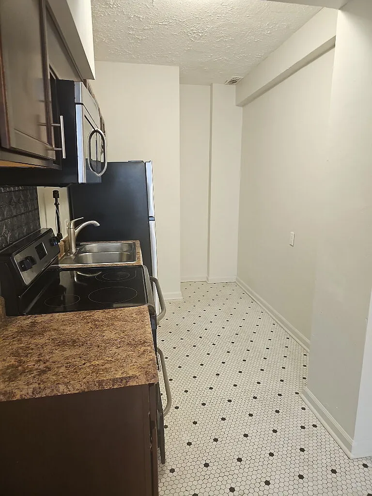 Parkview Apartments LLC — Photo 4