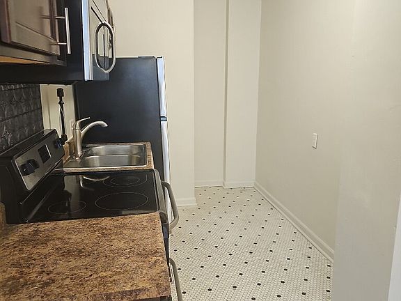 5th image of 1 W 28th St APT 506